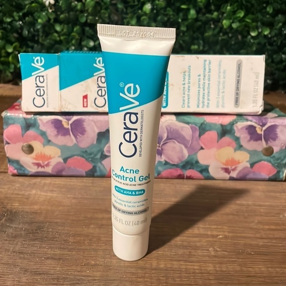 CeraVe Salicylic Acid Acne Treatment Control Gel - 1.35oz - Picture 1 of 1
